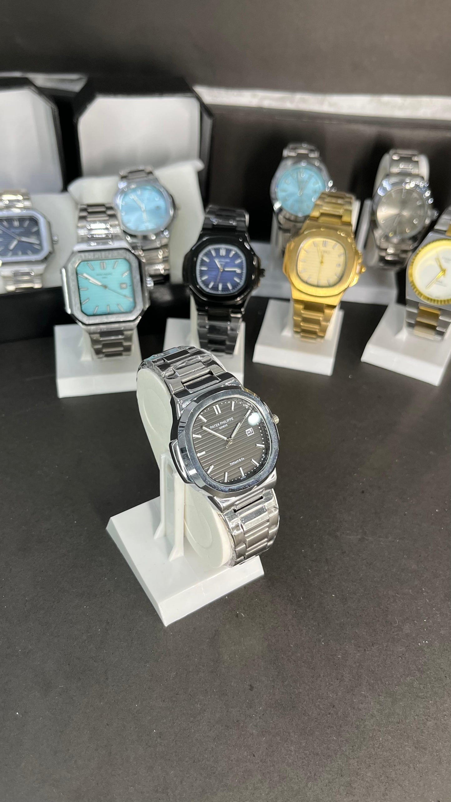 Patek Philippe Nautilus Style – Black Dial Stainless Steel Watch with Date Display