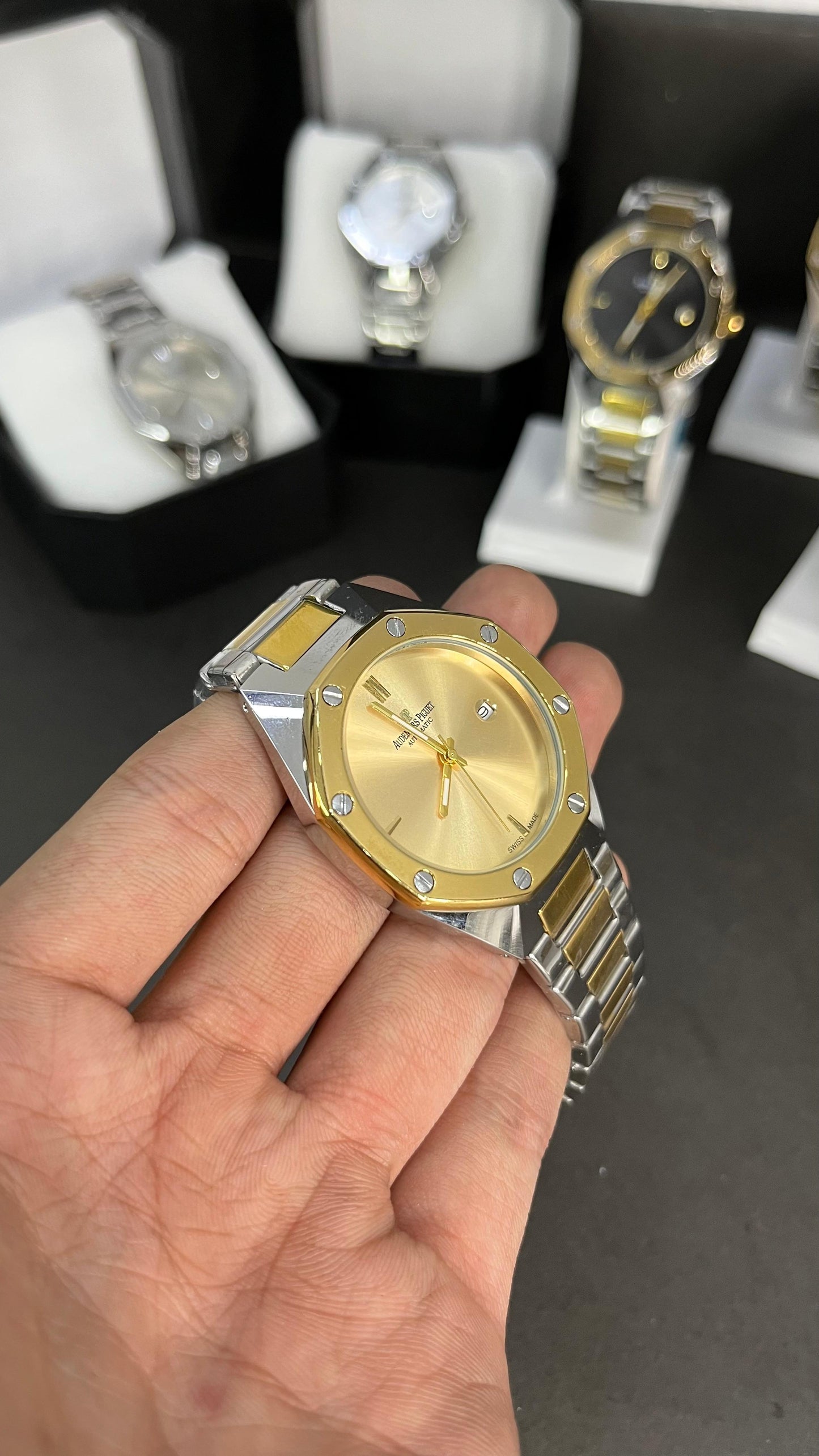 Luxury Two-Tone Stainless Steel Watch – Gold Dial with Date Display