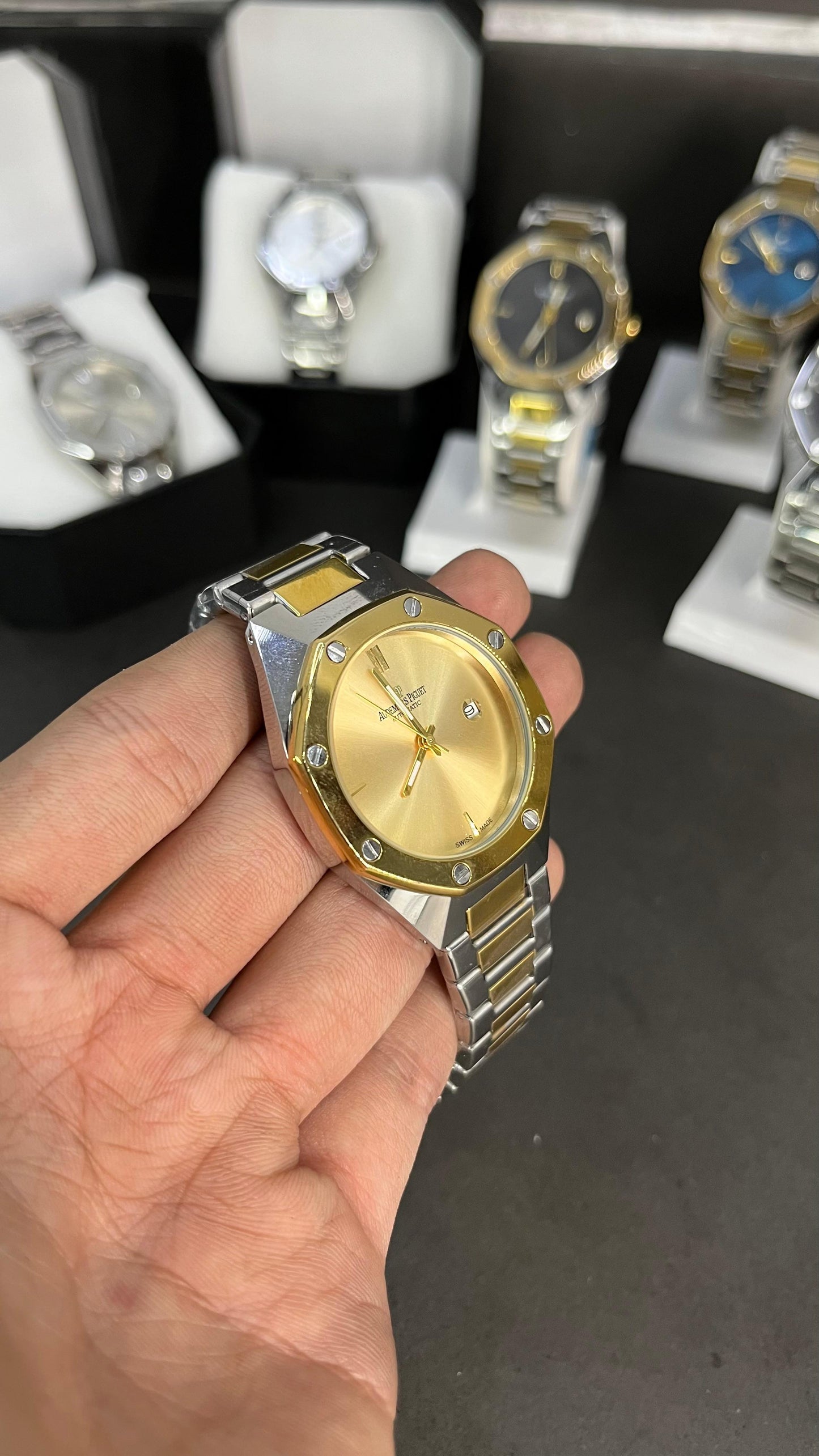 Luxury Two-Tone Stainless Steel Watch – Gold Dial with Date Display