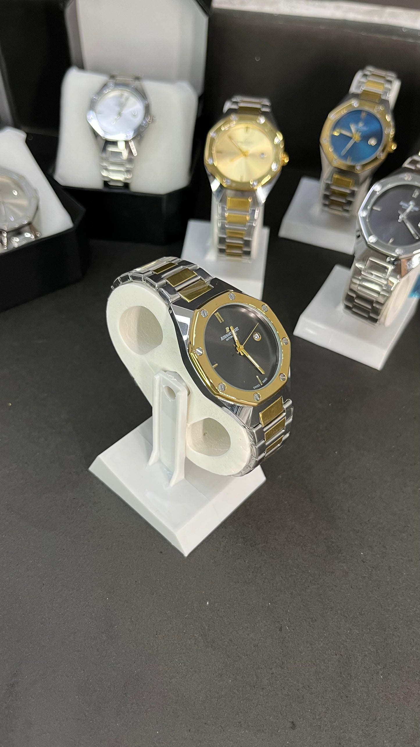 Luxury Two-Tone Black Dial Automatic Watch – Stainless Steel & Gold Finish