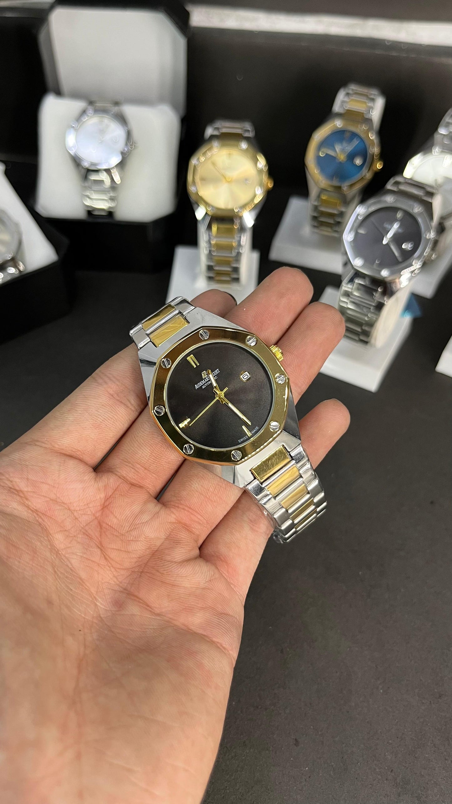 Luxury Two-Tone Black Dial Automatic Watch – Stainless Steel & Gold Finish