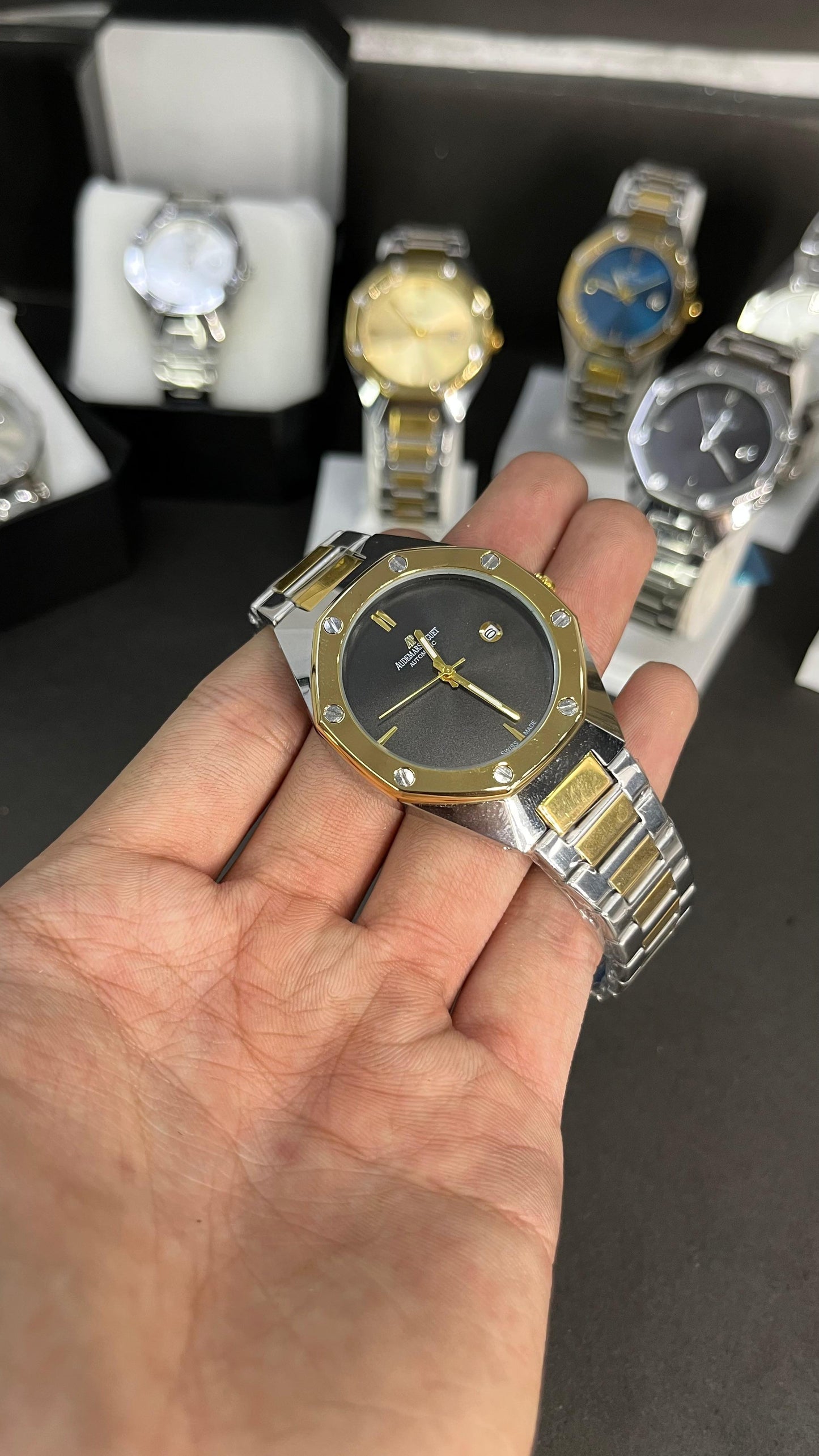 Luxury Two-Tone Black Dial Automatic Watch – Stainless Steel & Gold Finish
