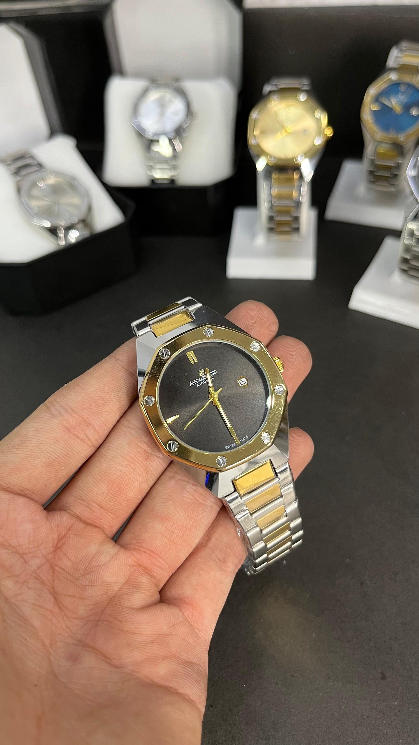 Luxury Two-Tone Black Dial Automatic Watch – Stainless Steel & Gold Finish