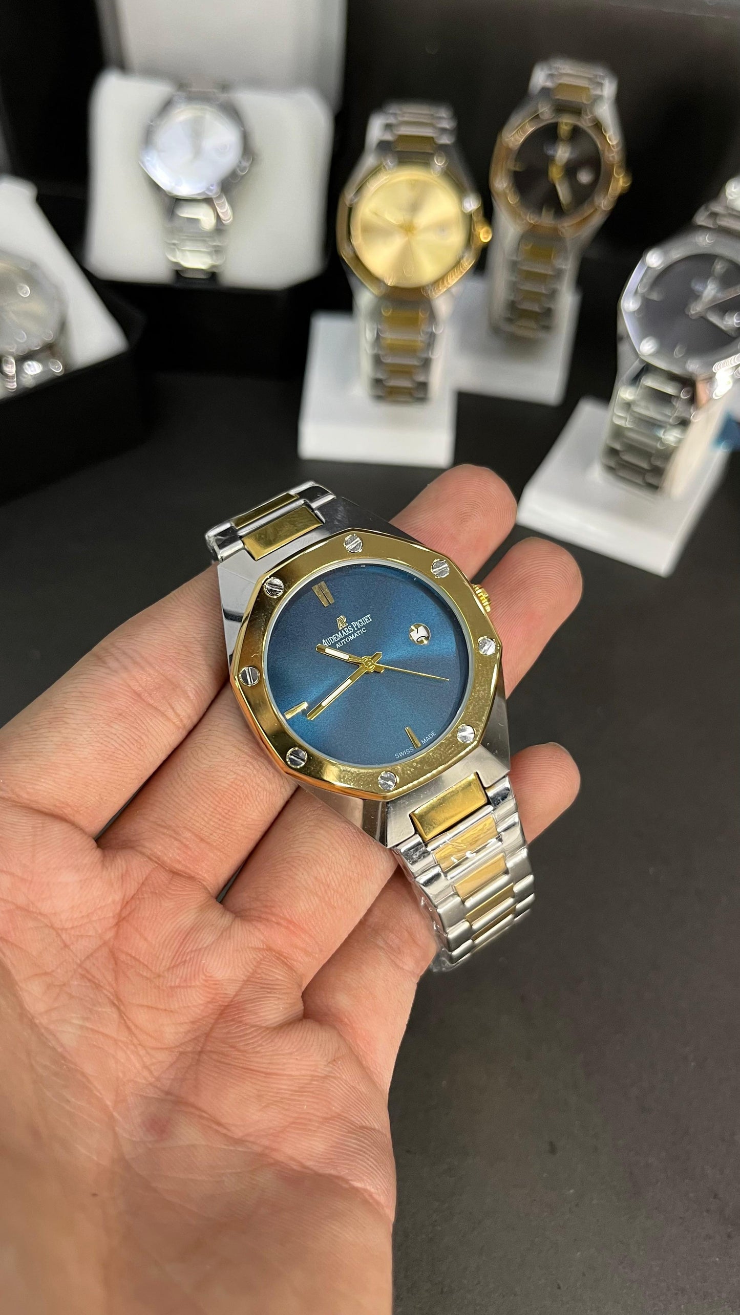 Luxury Blue Dial Two-Tone Automatic Watch – Stainless Steel & Gold Bezel