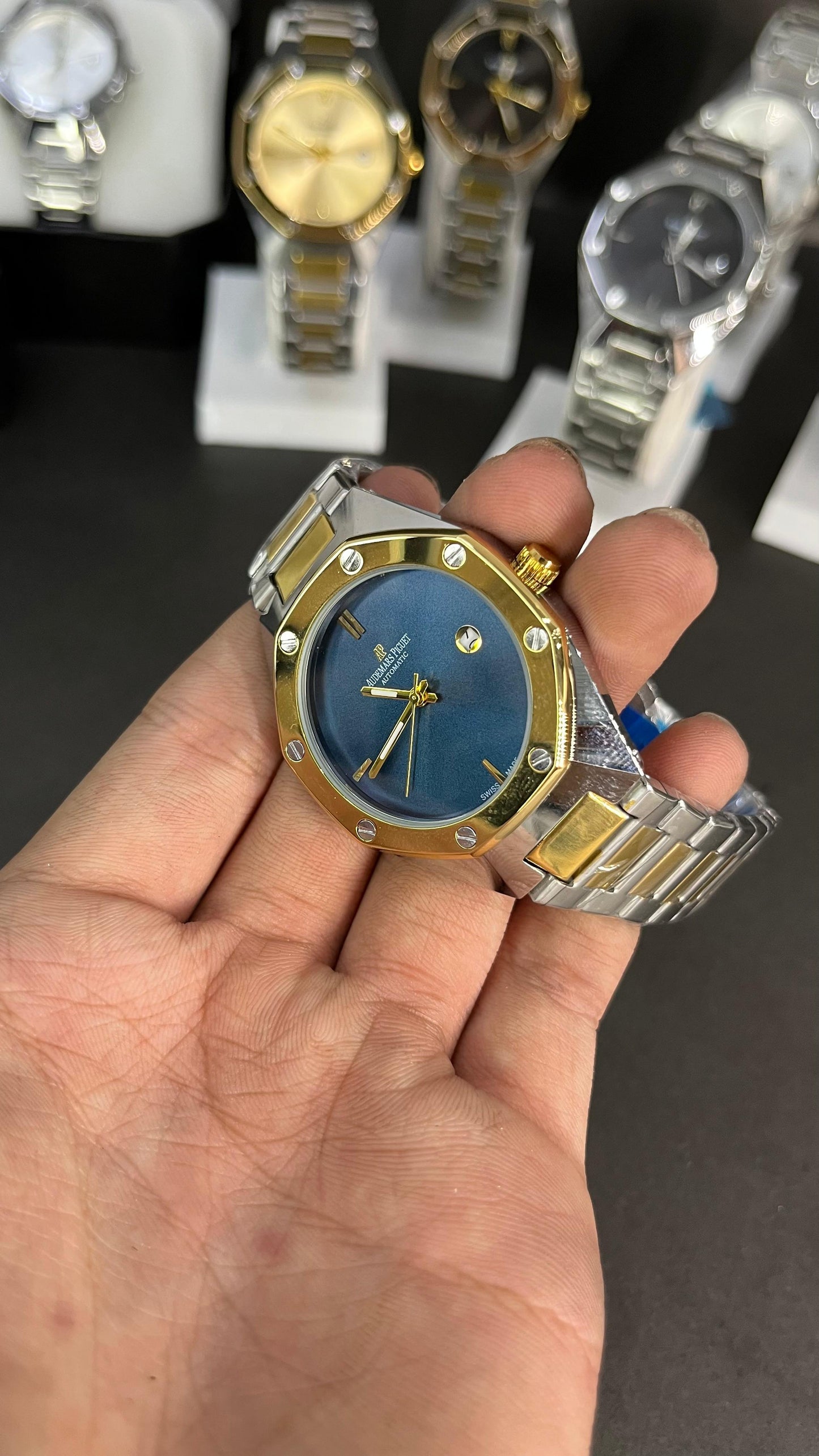 Luxury Blue Dial Two-Tone Automatic Watch – Stainless Steel & Gold Bezel