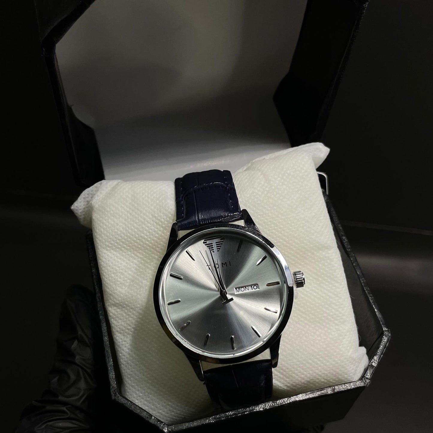 Elegant Black Arabic Dial Leather Strap Watch – Tomi