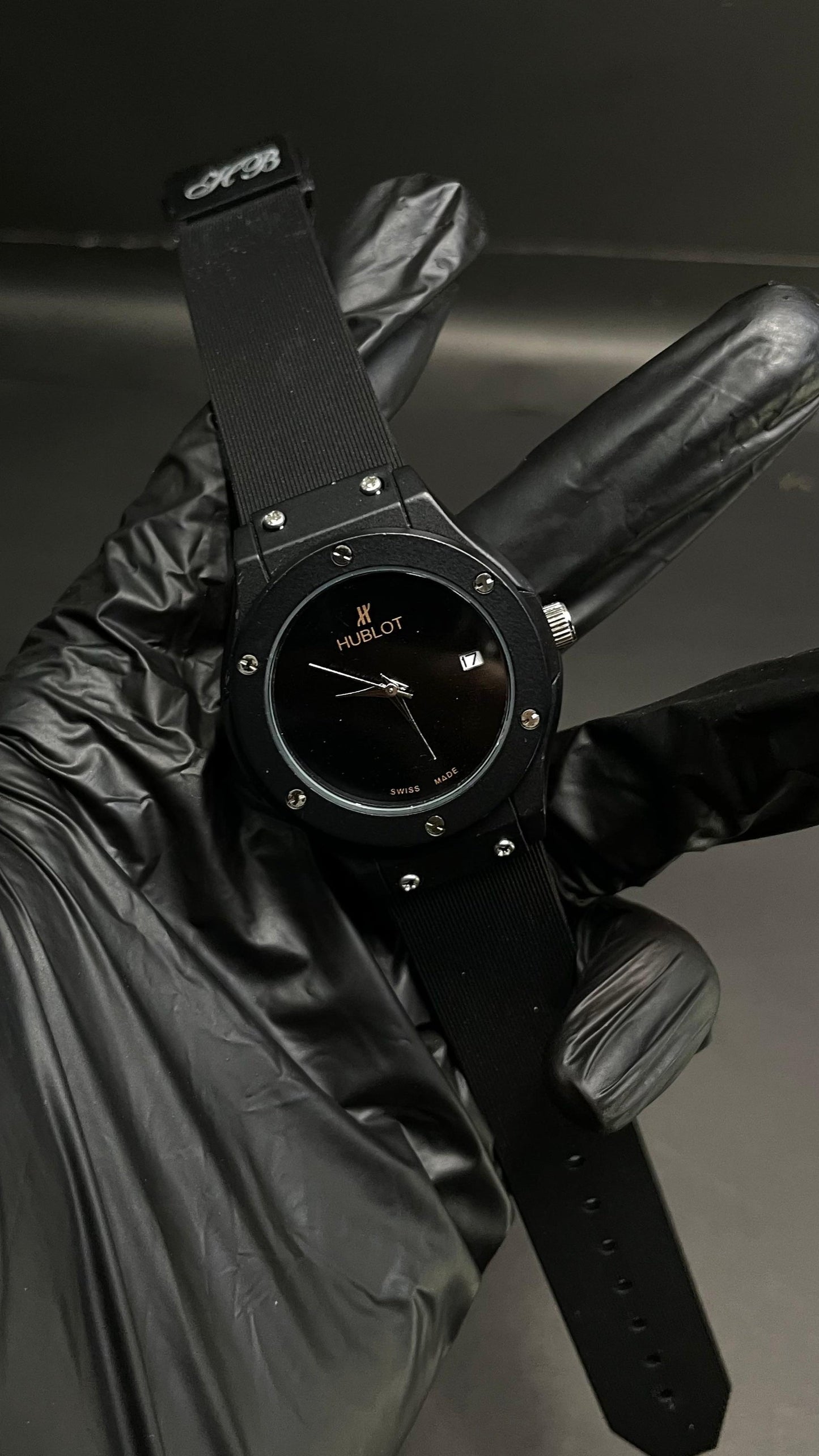 Hublot Ladies Watch – Black Dial with Date Display