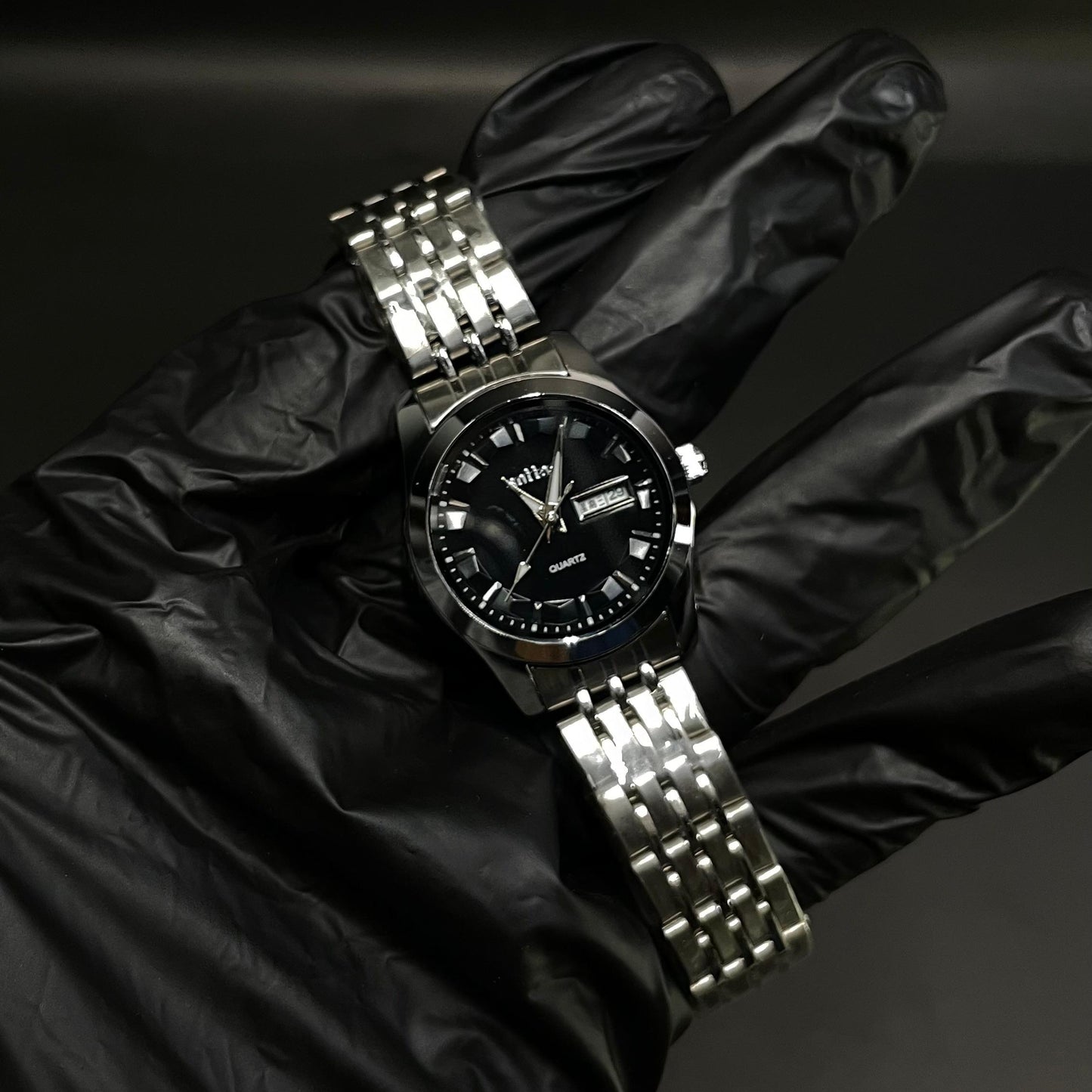 Sottas Stylish Silver Stainless Steel Quartz Watch – Day & Date Display