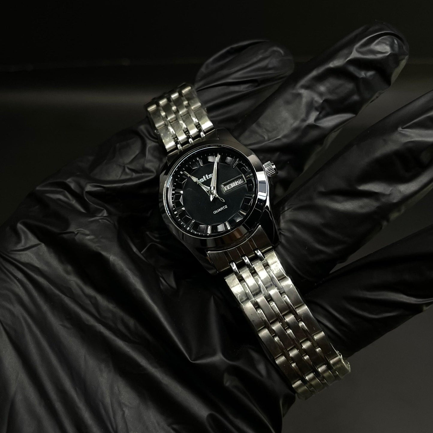 Sottas Stylish Silver Stainless Steel Quartz Watch – Day & Date Display