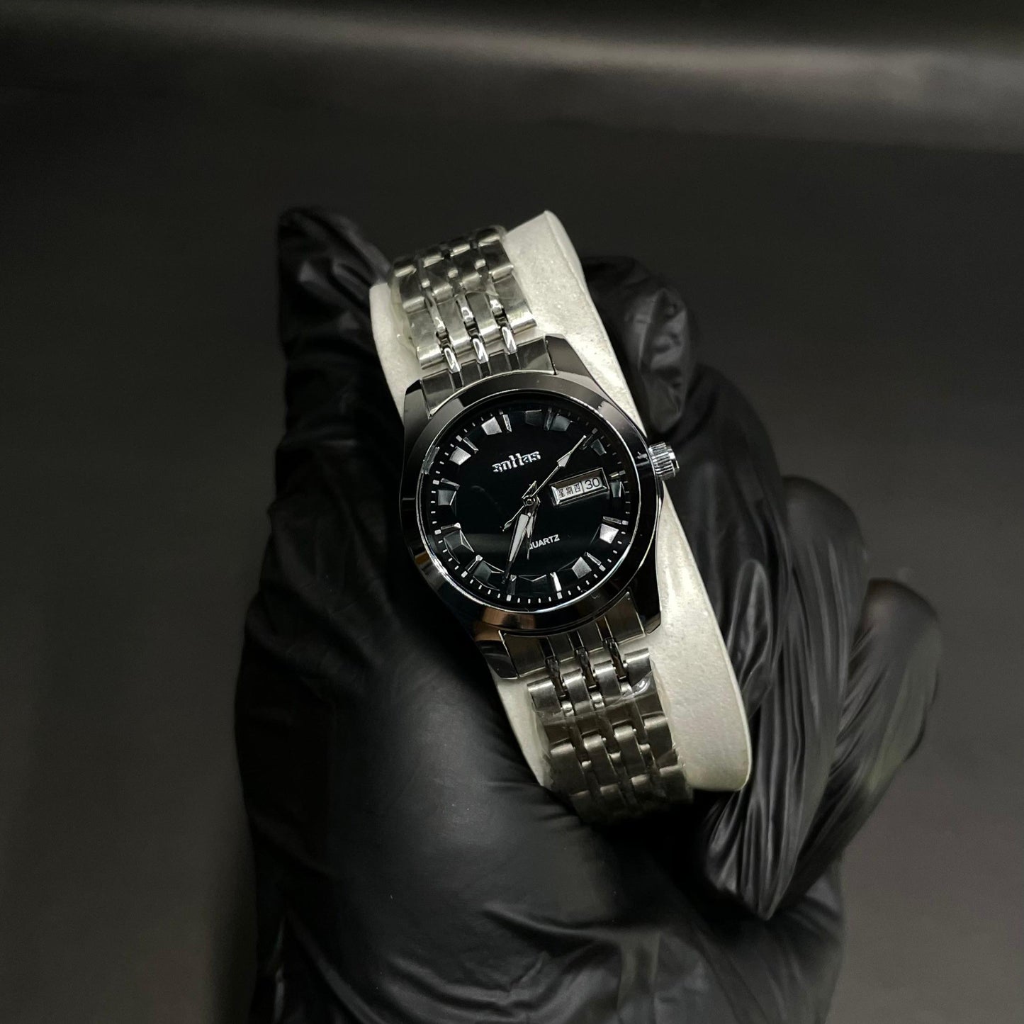 Sottas Stylish Silver Stainless Steel Quartz Watch – Day & Date Display