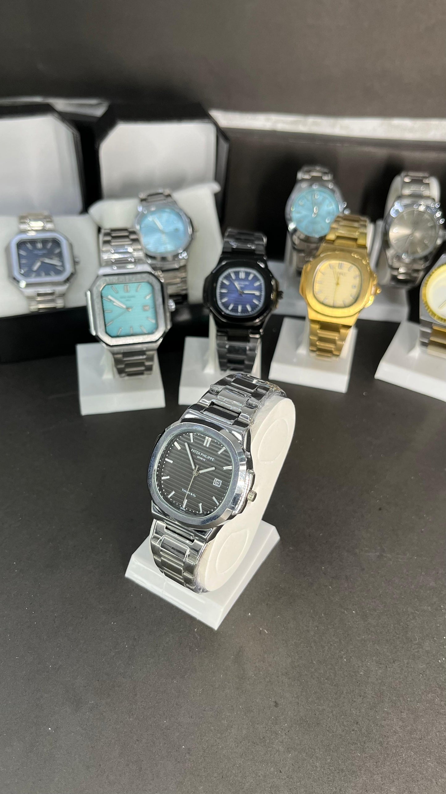 Patek Philippe Nautilus Style – Black Dial Stainless Steel Watch with Date Display