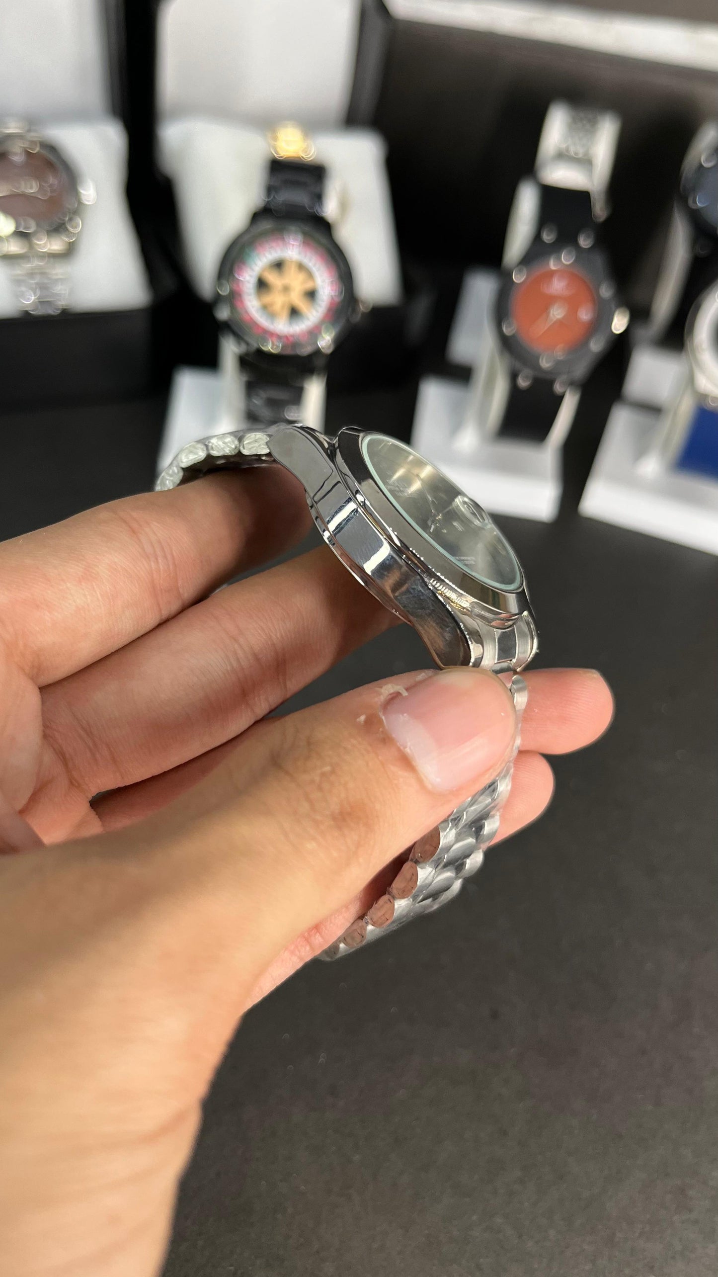Rolex Oyster Perpetual Datejust – Women’s Silver Dial Edition with Date Window