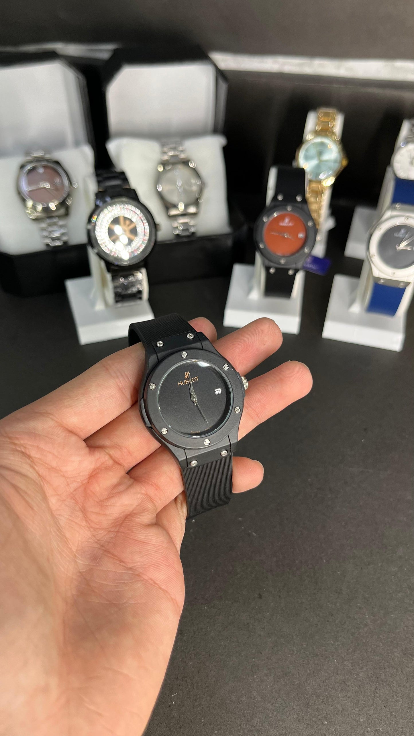 Hublot Ladies Watch – Black Dial with Date Display