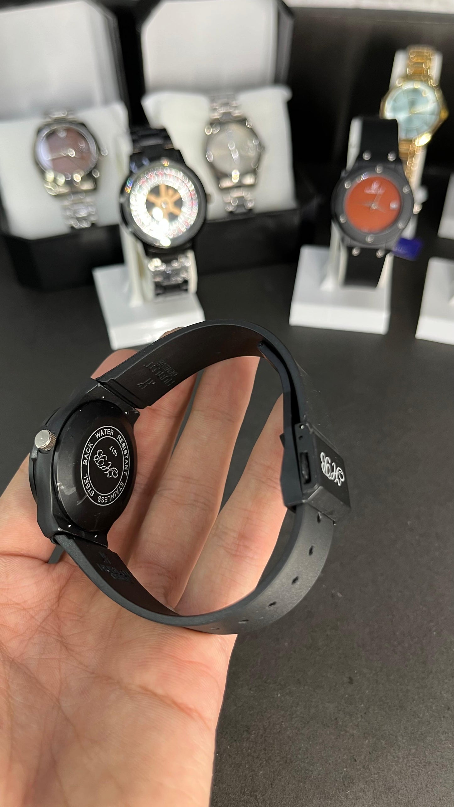 Hublot Ladies Watch – Black Dial with Date Display