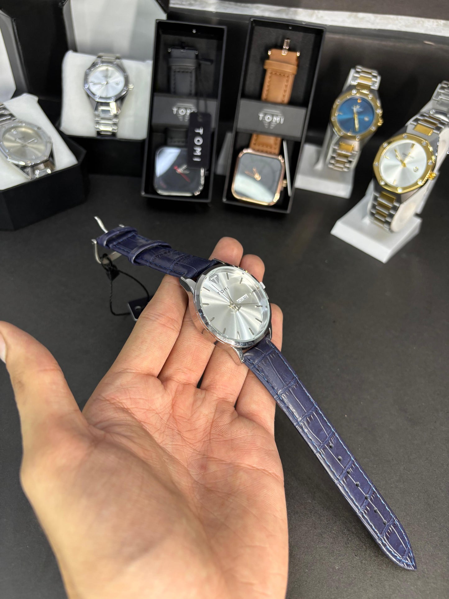 Elegant Black Arabic Dial Leather Strap Watch – Tomi
