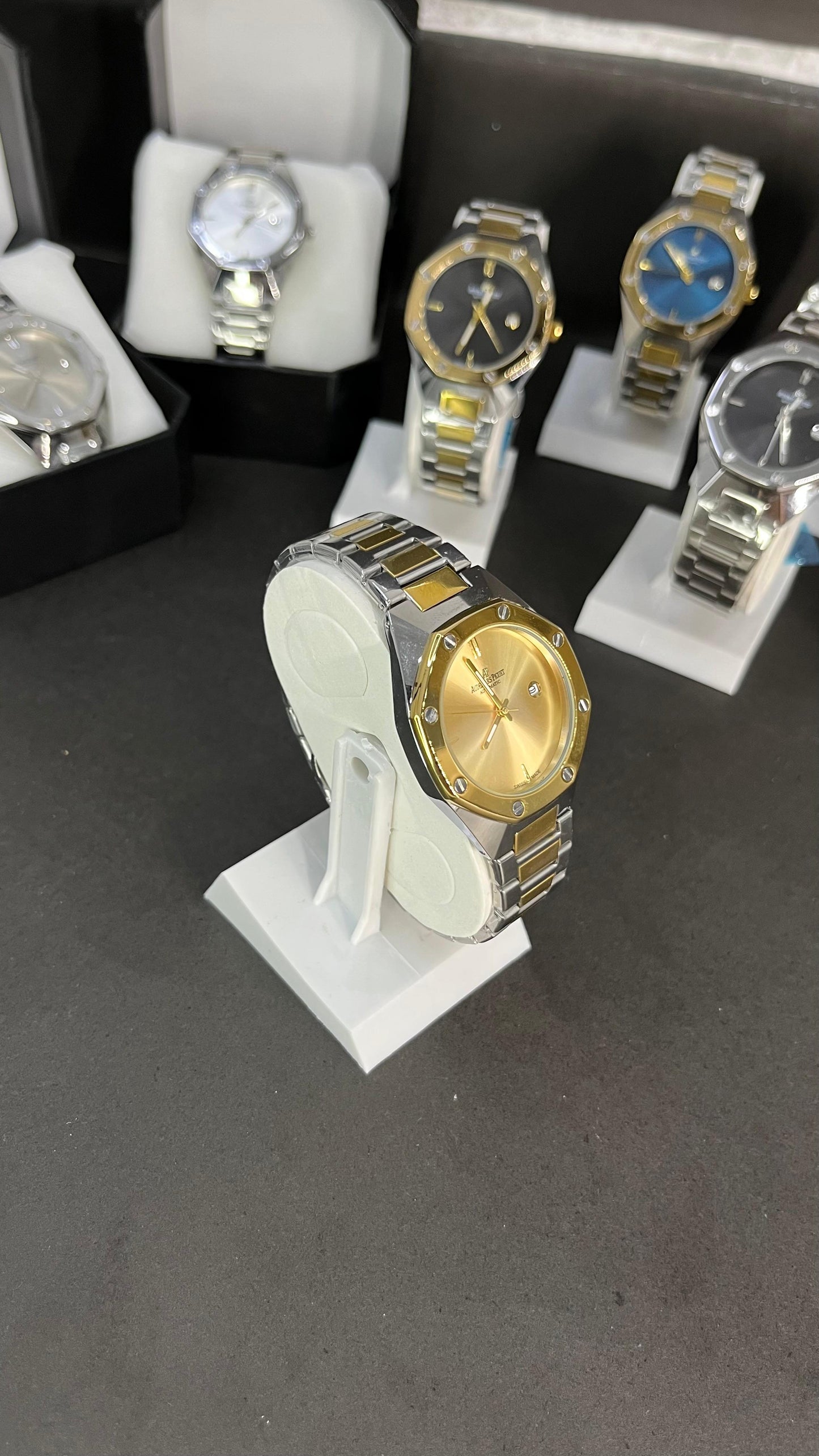 Luxury Two-Tone Stainless Steel Watch – Gold Dial with Date Display