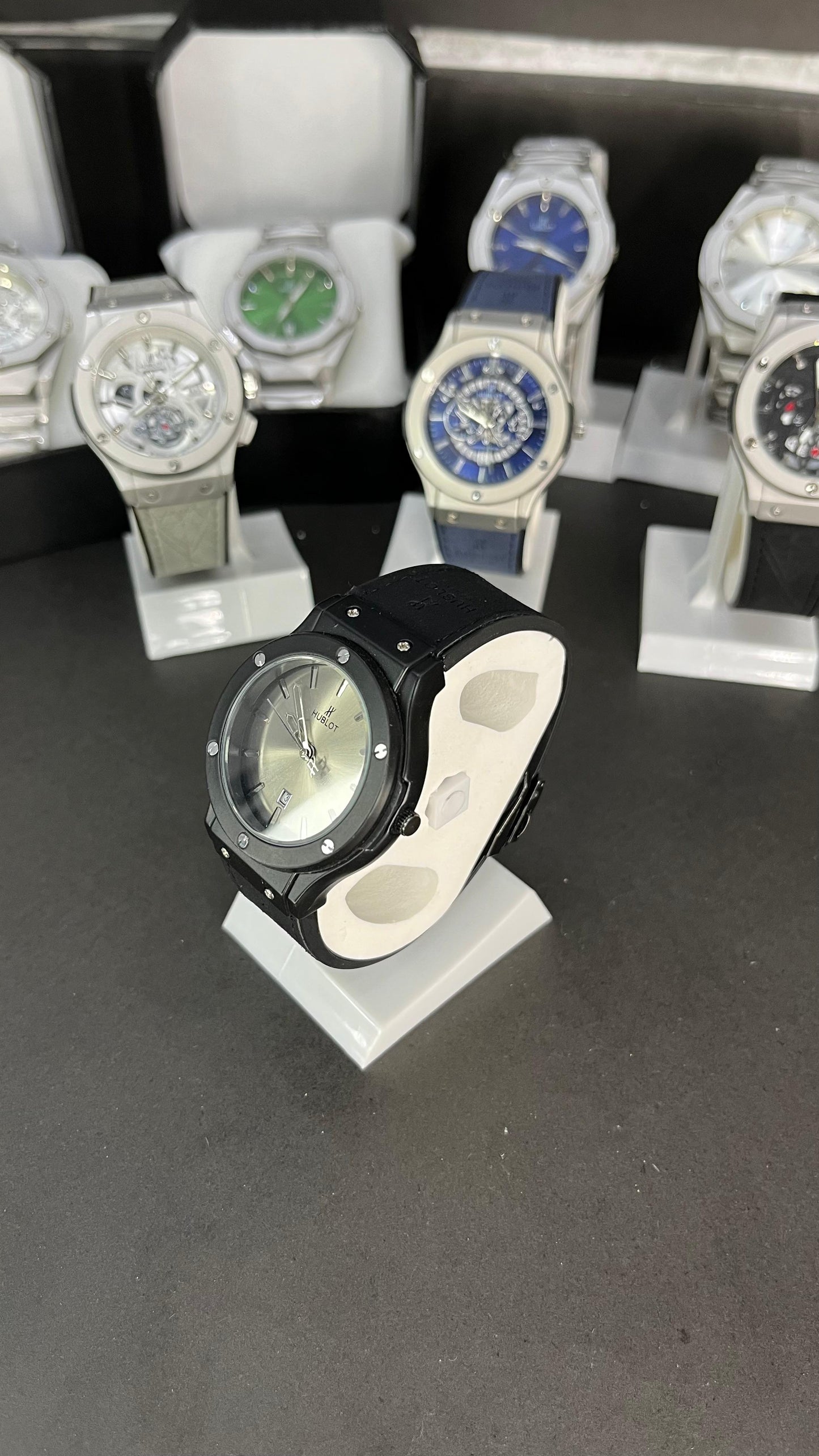 Hublot Men’s Strap Watch – Silver Dial with Black Rubber Strap