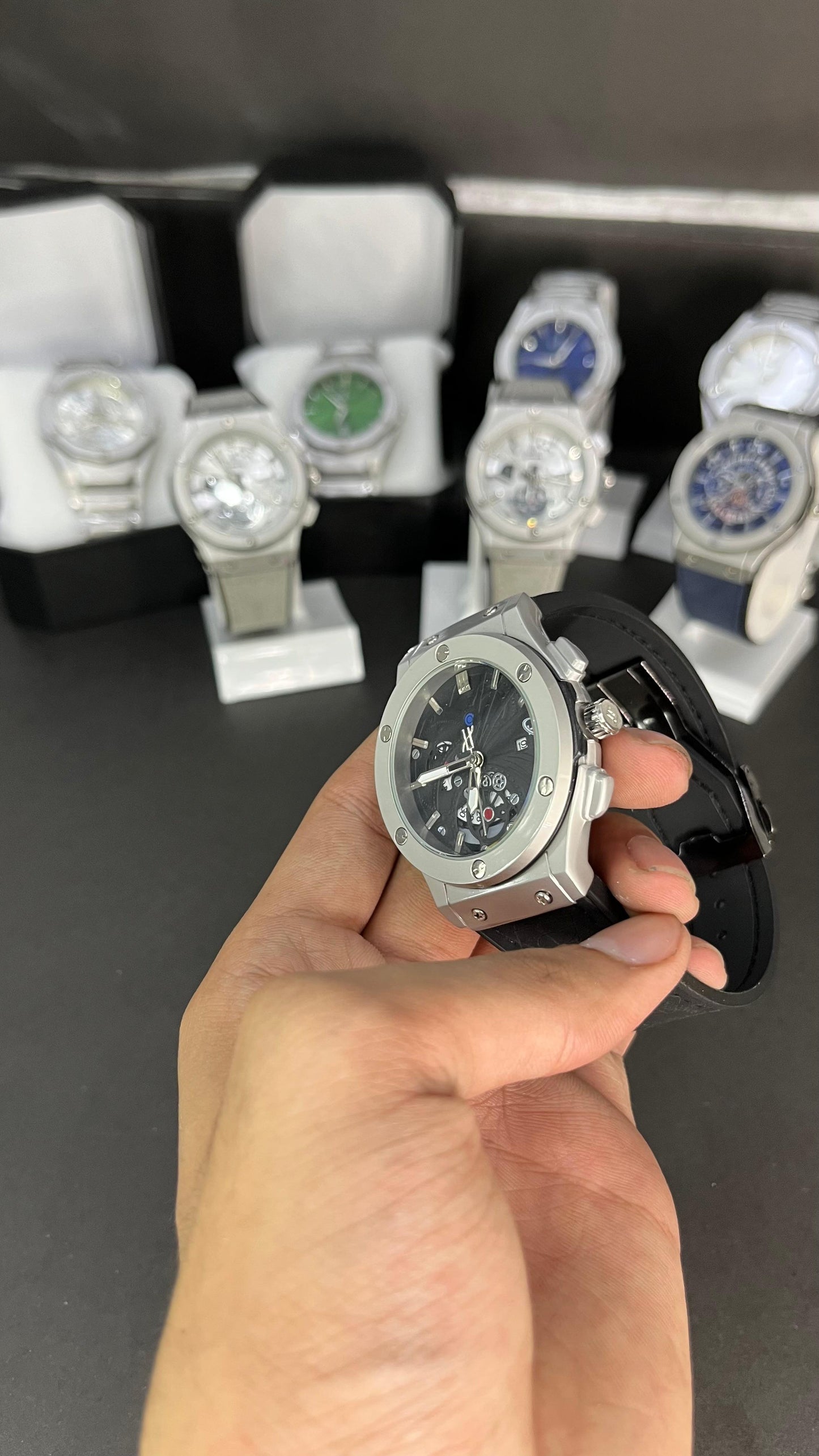 Hublot Men’s Luxury Strap Watch – Black Dial with Chronograph Design
