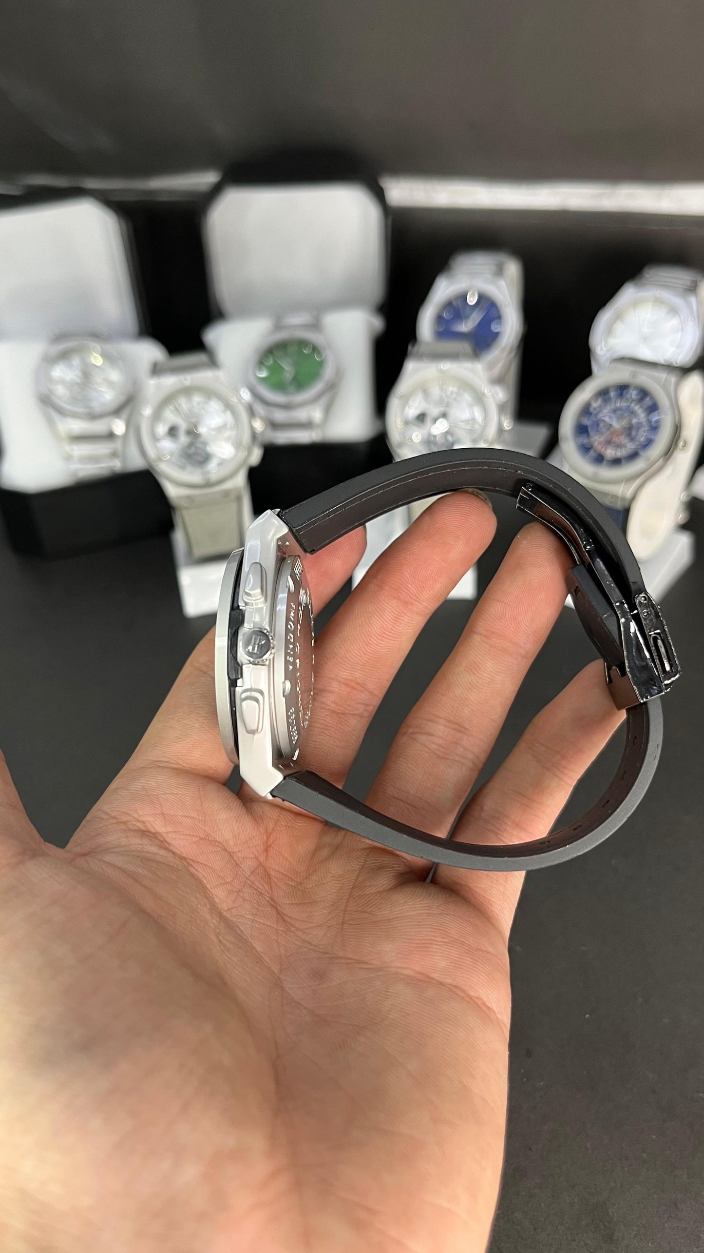 Hublot Men’s Luxury Strap Watch – Black Dial with Chronograph Design