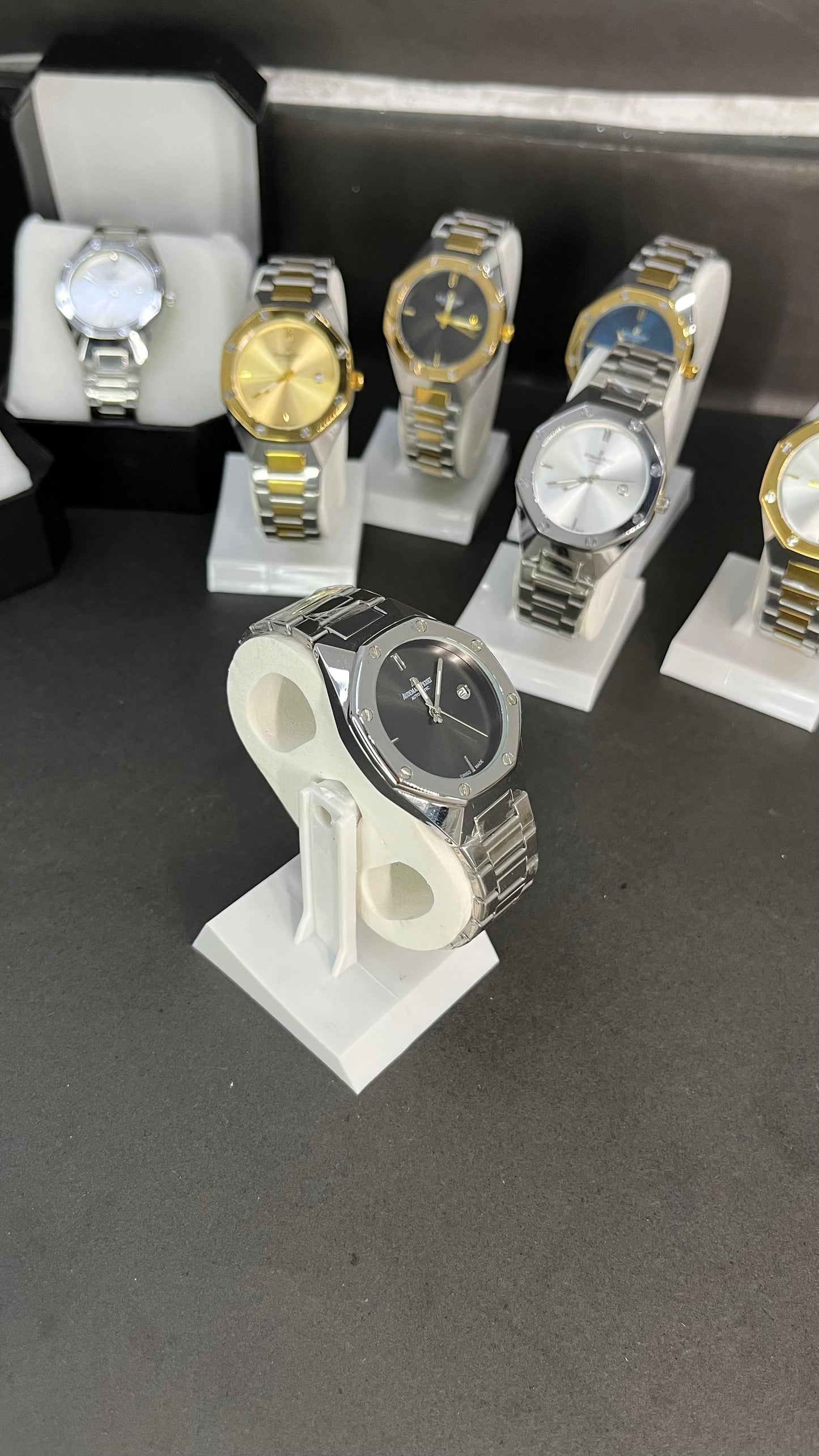 AP Style Silver Watch with Black Dial – Luxury Stainless Steel Design