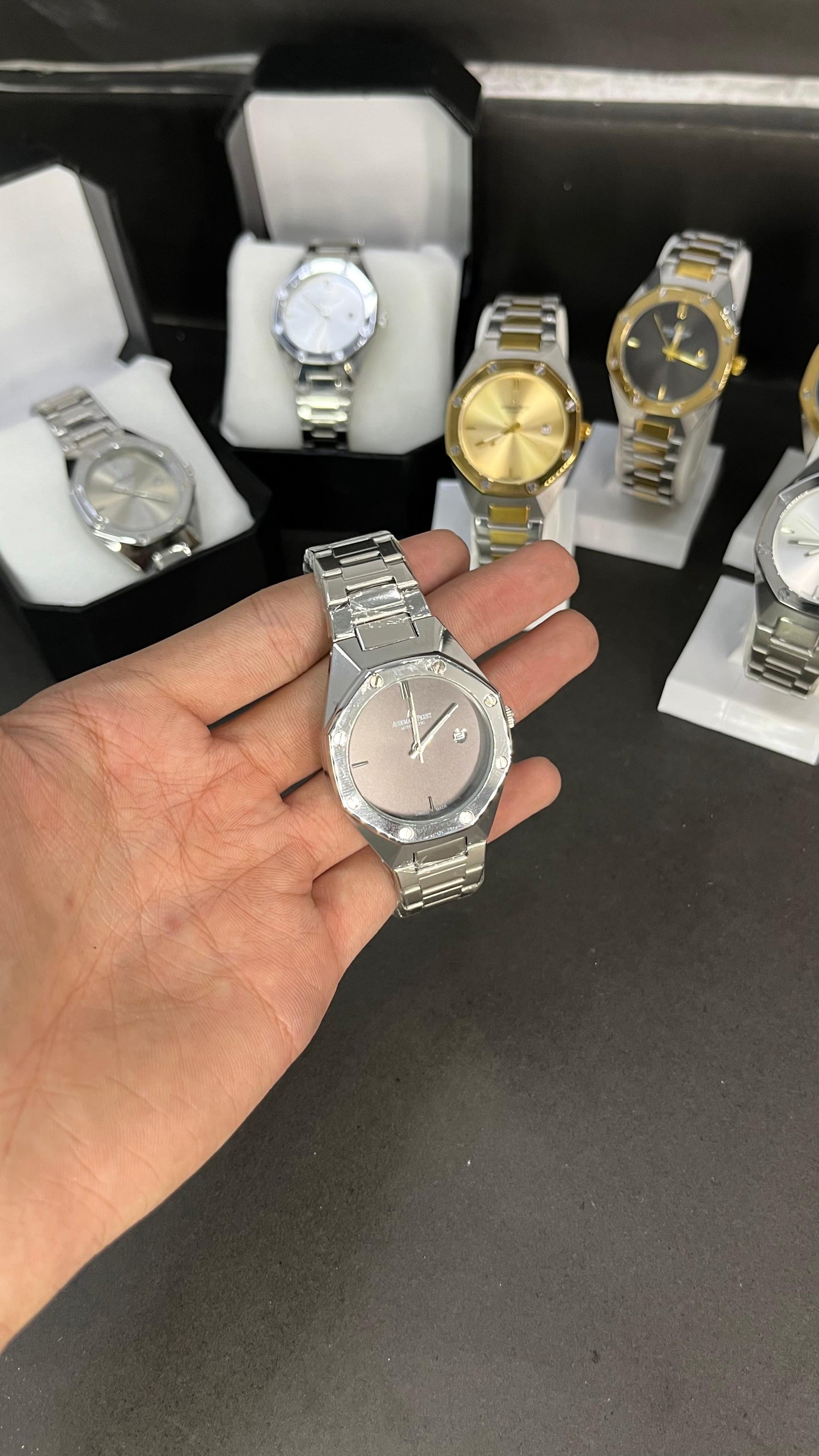 AP Style Silver Watch with Black Dial – Luxury Stainless Steel Design