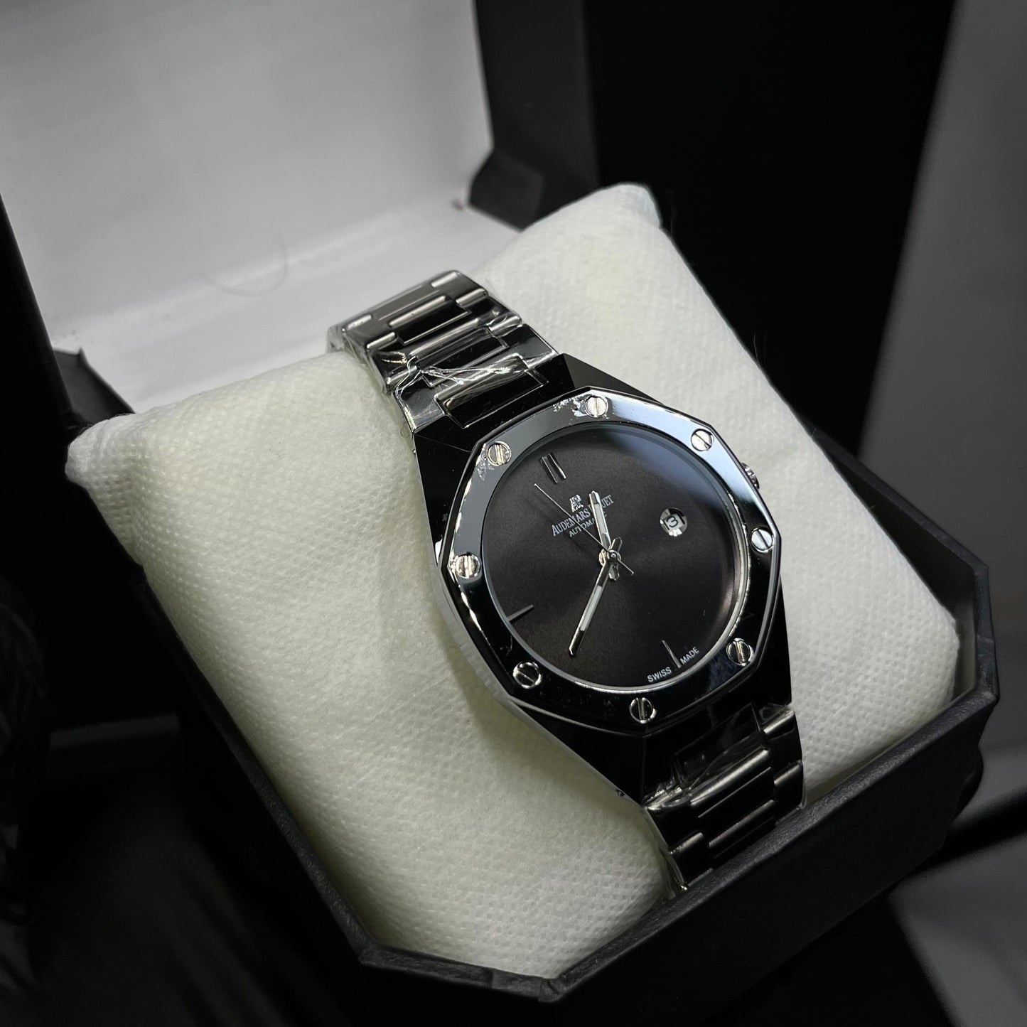 AP Style Silver Watch with Black Dial – Luxury Stainless Steel Design