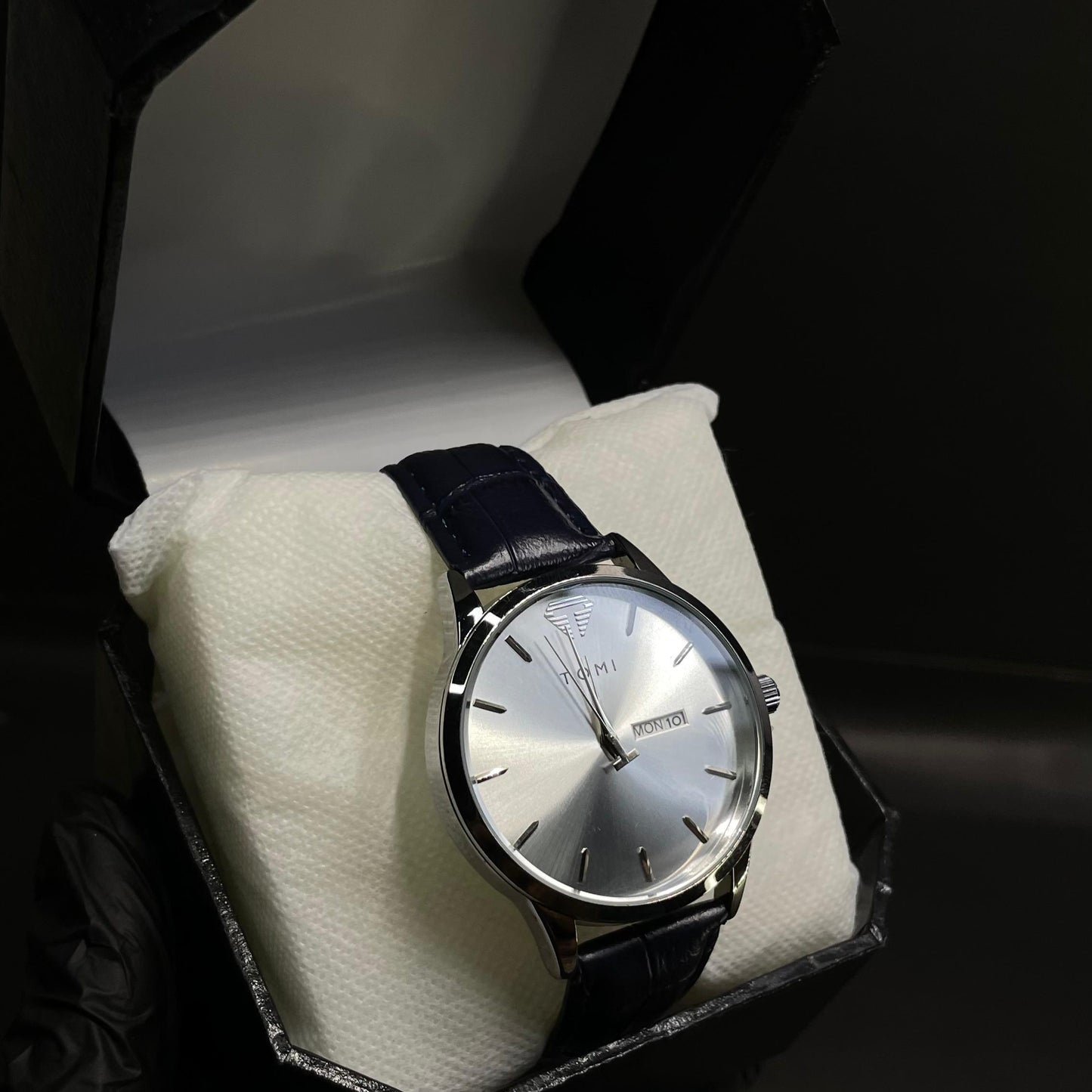 Elegant Black Arabic Dial Leather Strap Watch – Tomi