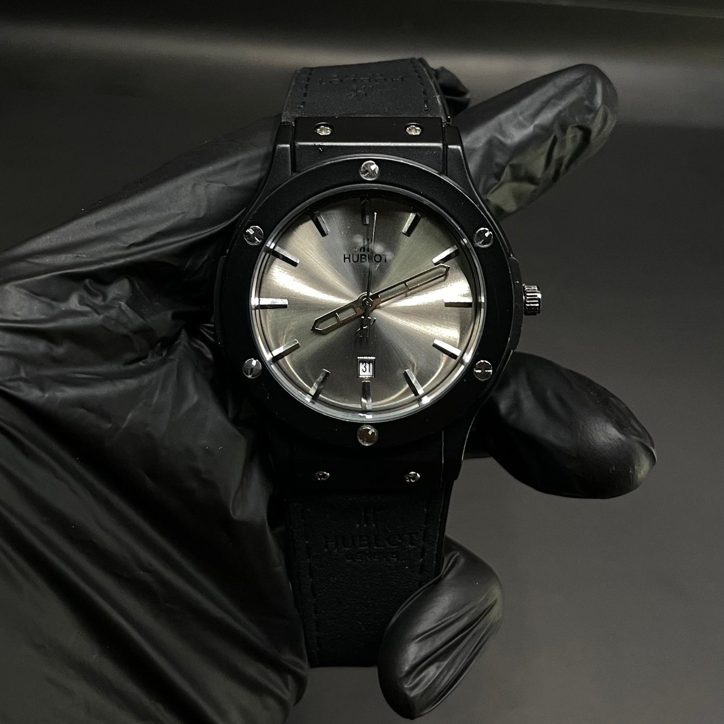 Hublot Men’s Strap Watch – Silver Dial with Black Rubber Strap