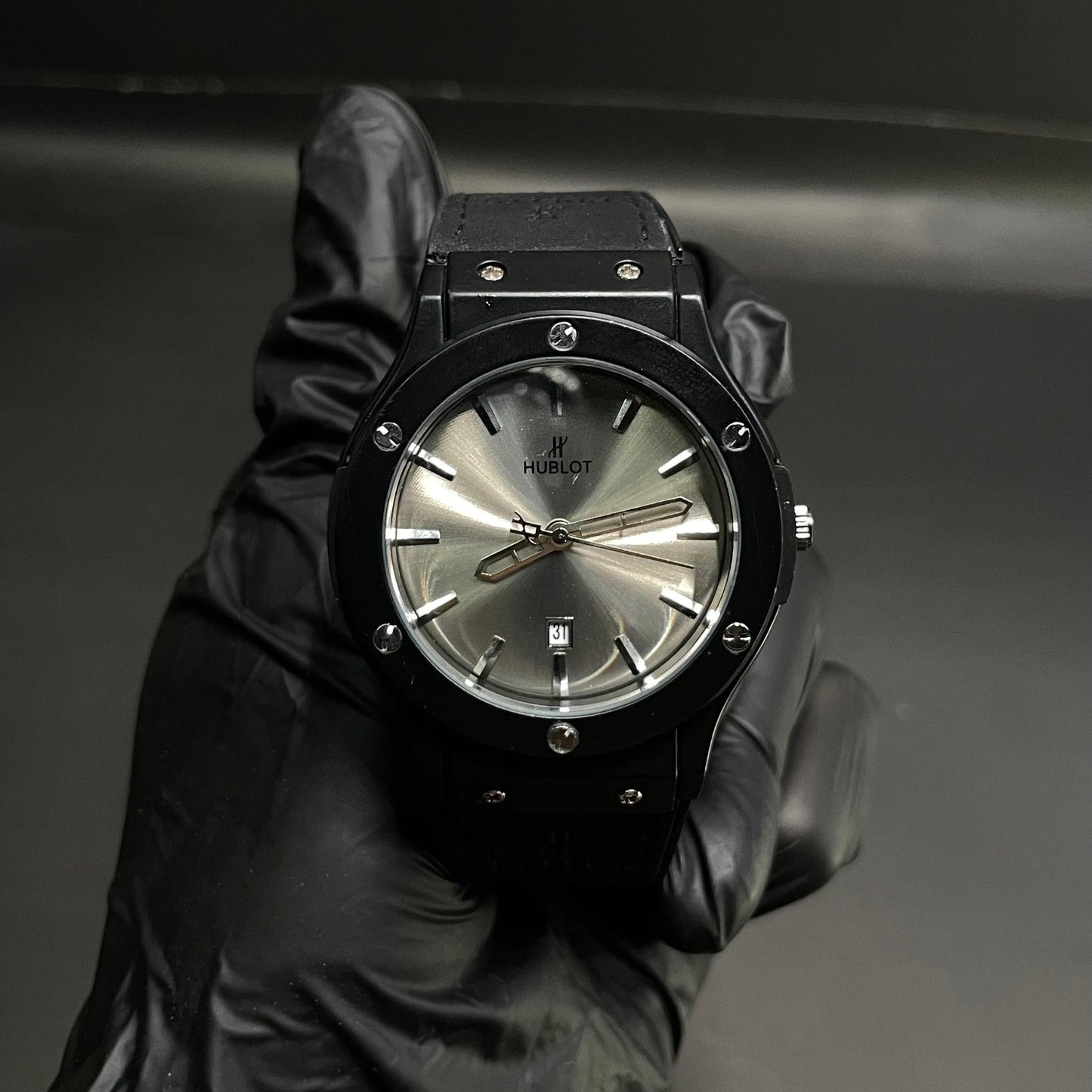 Hublot Men’s Strap Watch – Silver Dial with Black Rubber Strap