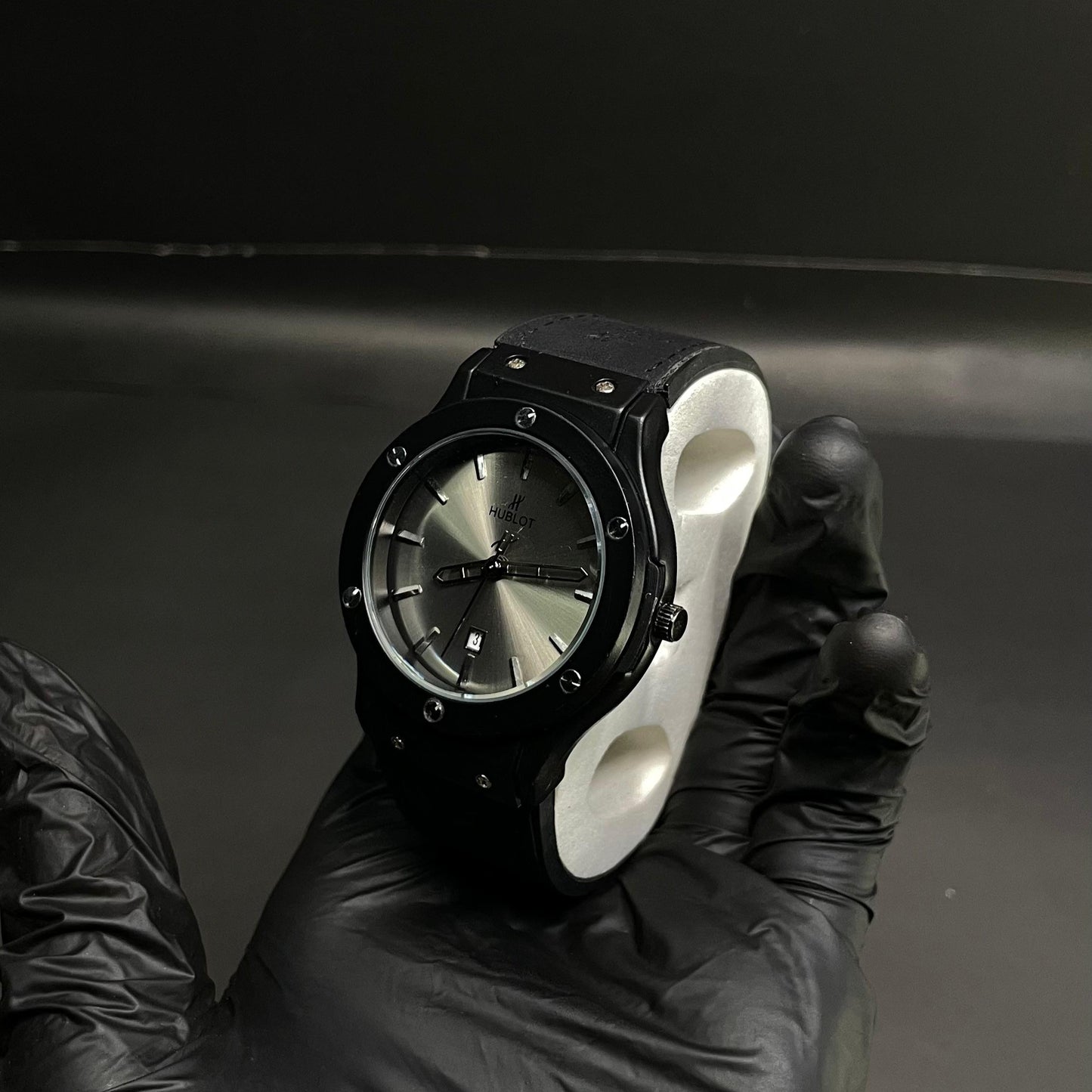 Hublot Men’s Strap Watch – Silver Dial with Black Rubber Strap