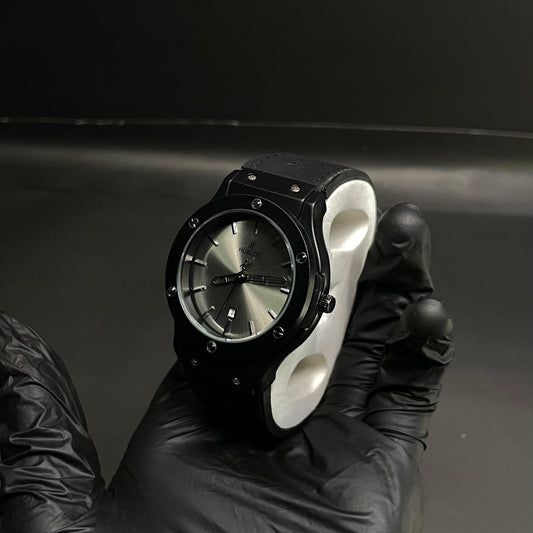 Hublot Men’s Strap Watch – Silver Dial with Black Rubber Strap