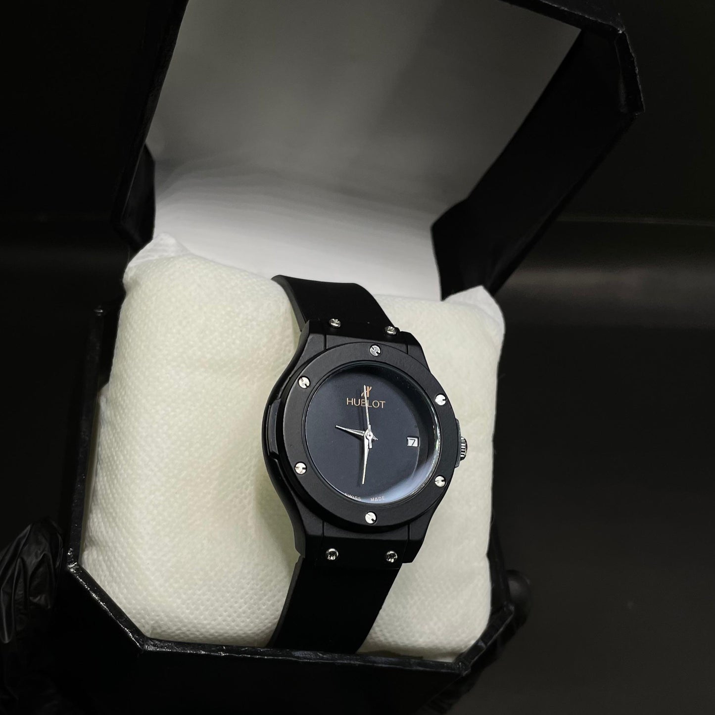Hublot Ladies Watch – Black Dial with Date Display