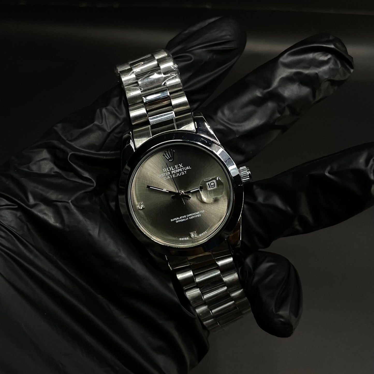 Rolex Oyster Perpetual Datejust – Women’s Silver Dial Edition with Date Window