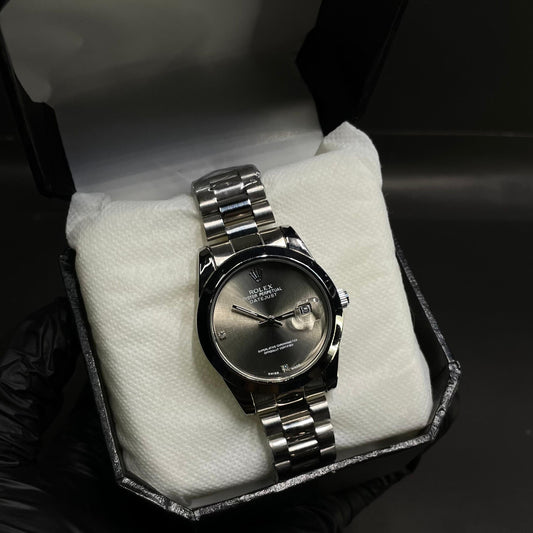 Rolex Oyster Perpetual Datejust – Women’s Silver Dial Edition with Date Window
