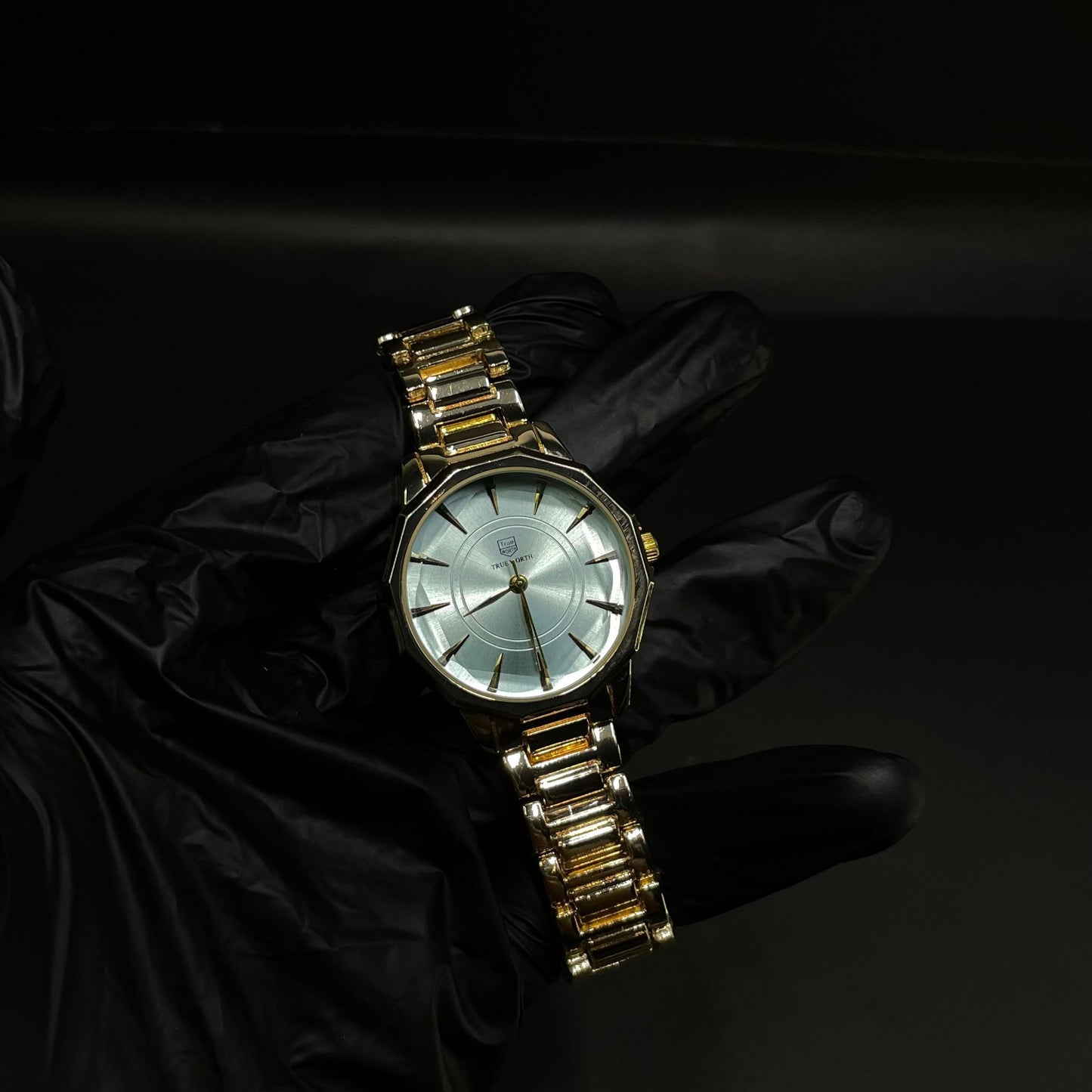 True Worth Women’s Gold Elegance Watch – Small Size with Champagne Dial