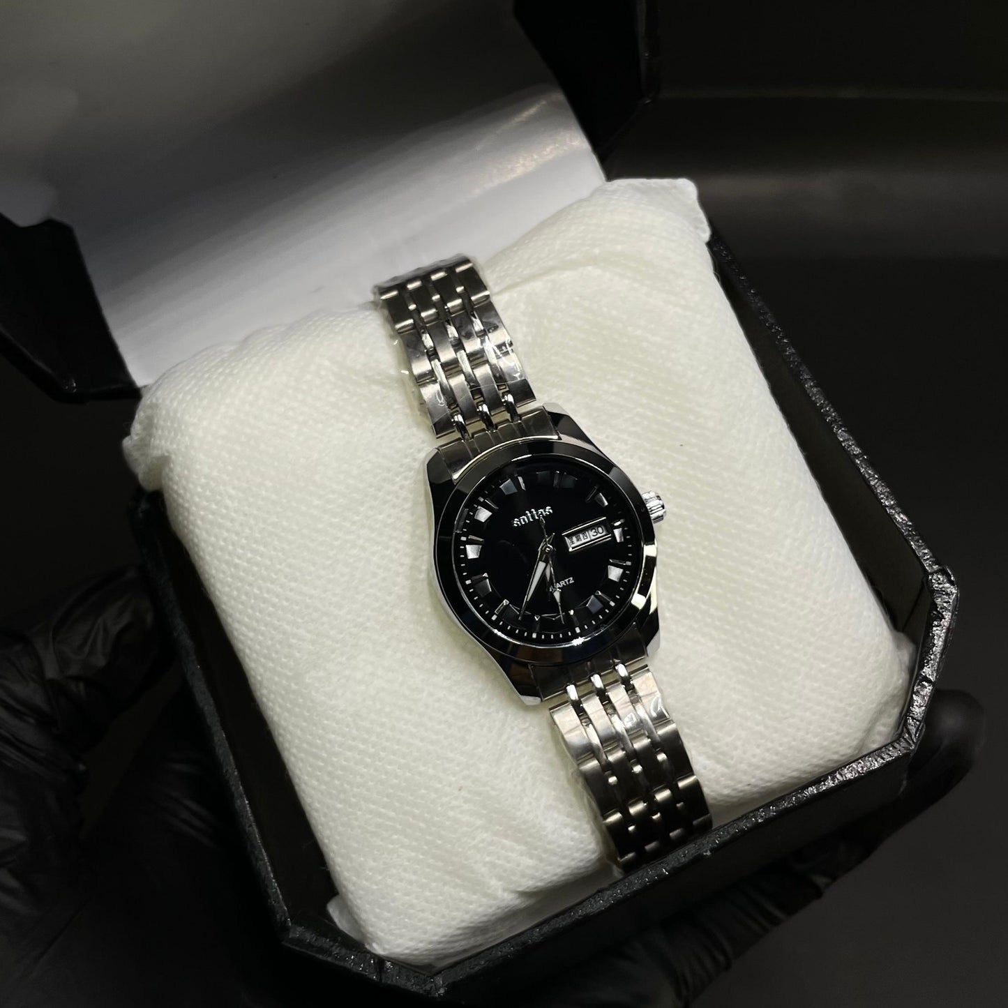 Sottas Stylish Silver Stainless Steel Quartz Watch – Day & Date Display